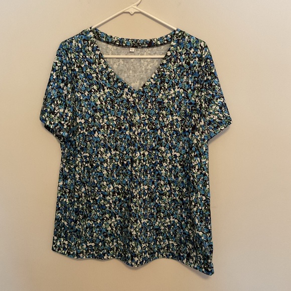 Tops - Elegant Blue Floral Women's Top